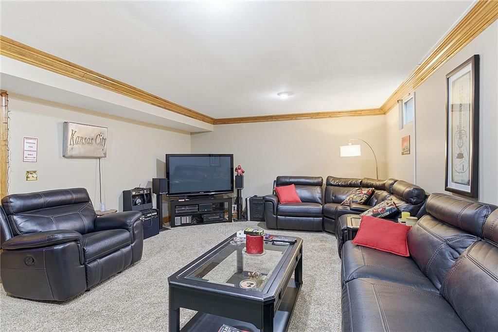 3462 N Garfield Avenue — photo 32
