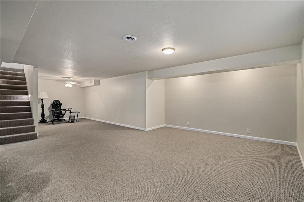 11721 Hemlock Street — photo 31
