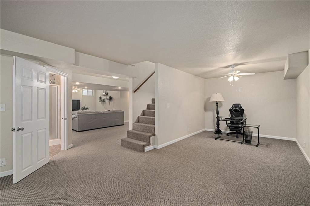 11721 Hemlock Street — photo 32