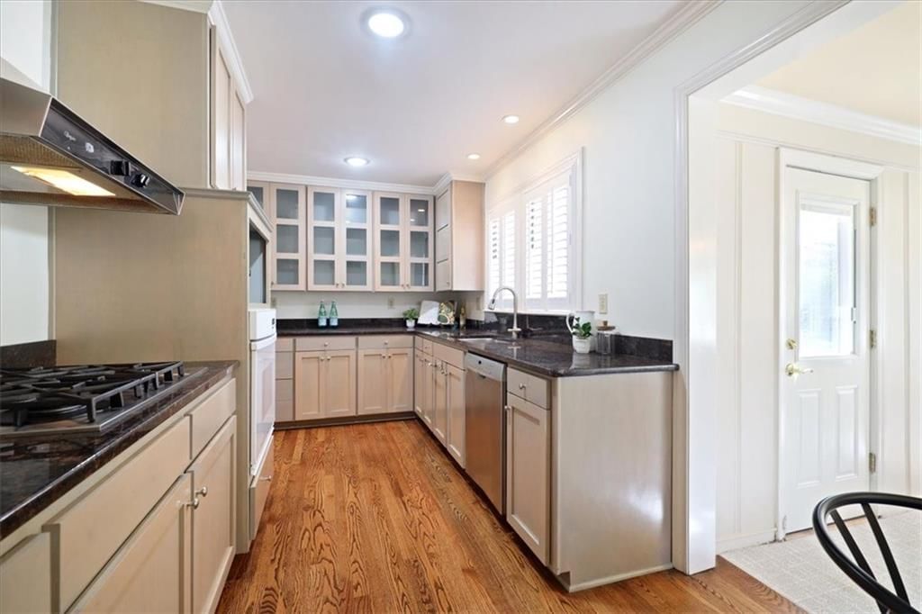 2711 W 67th Terrace — photo 8