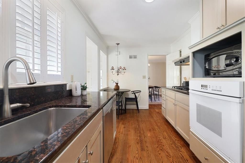 2711 W 67th Terrace — photo 10