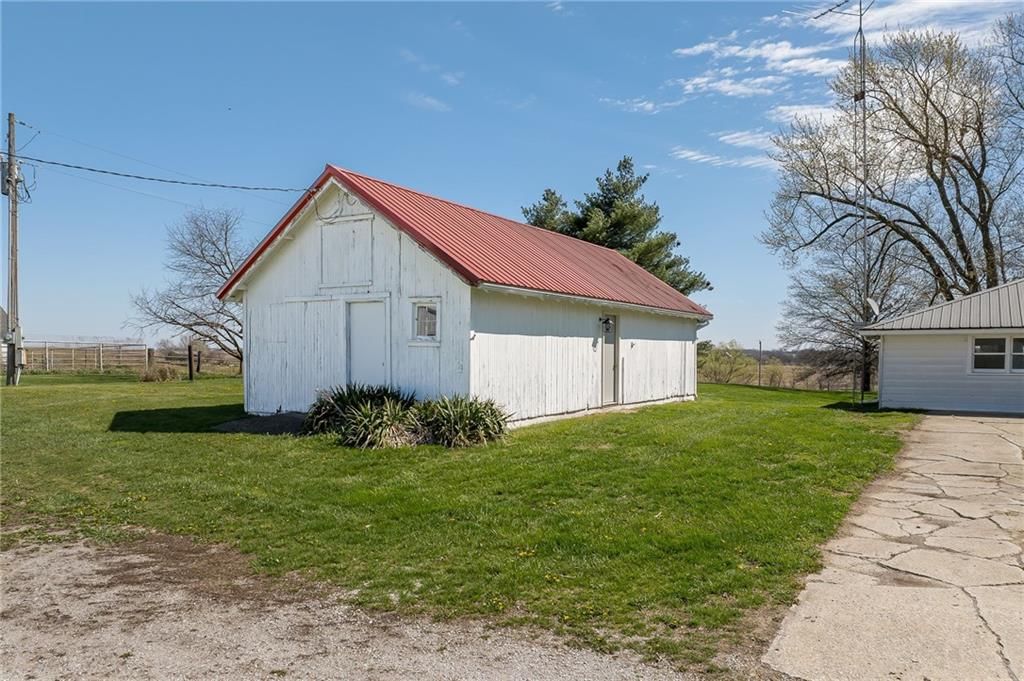 6585 NE Catawba Road — photo 42