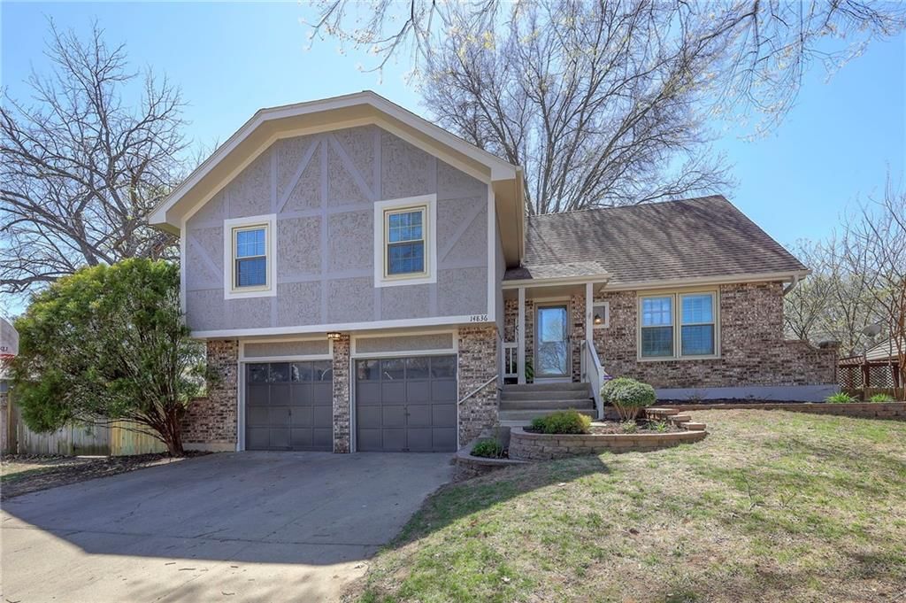14836 S Homestead Drive, Olathe, KS