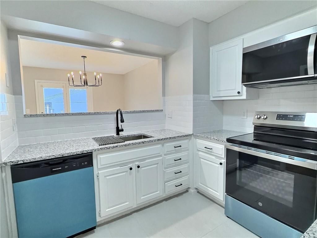 6529 Halsey Street — photo 2