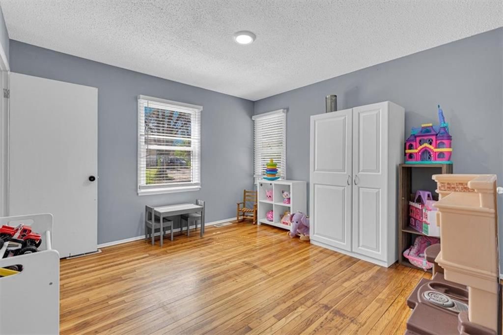 4307 Lister Avenue — photo 10