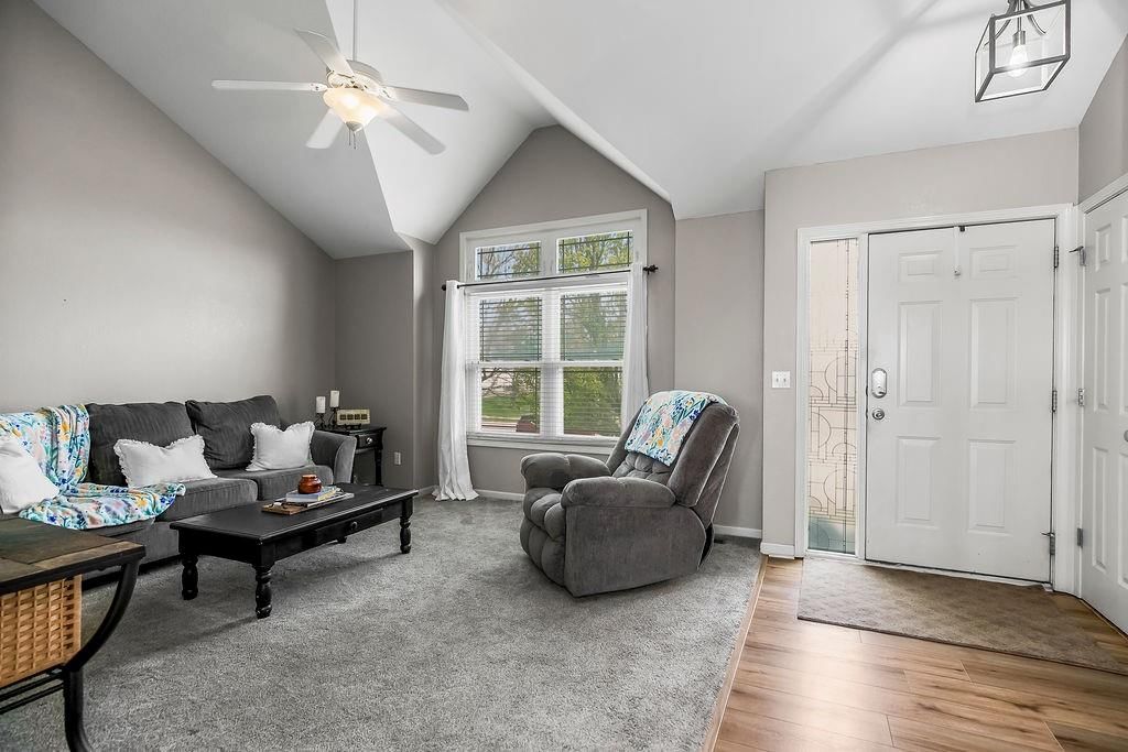 10912 N Manchester Avenue — photo 4