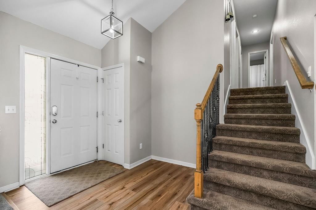 10912 N Manchester Avenue — photo 9