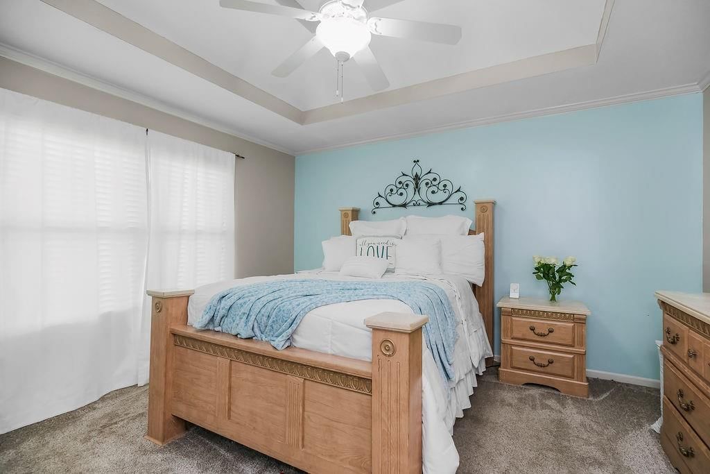 10912 N Manchester Avenue — photo 10