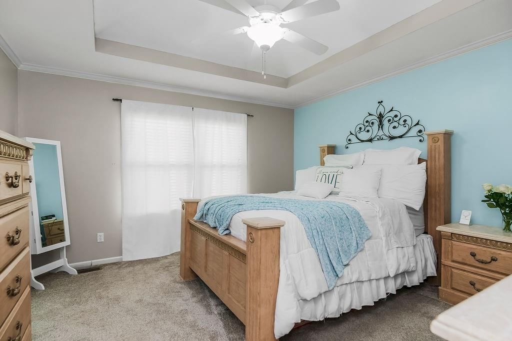 10912 N Manchester Avenue — photo 11