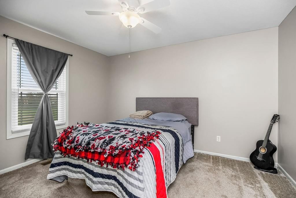 10912 N Manchester Avenue — photo 18