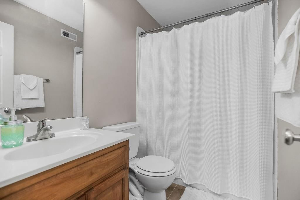 10912 N Manchester Avenue — photo 19