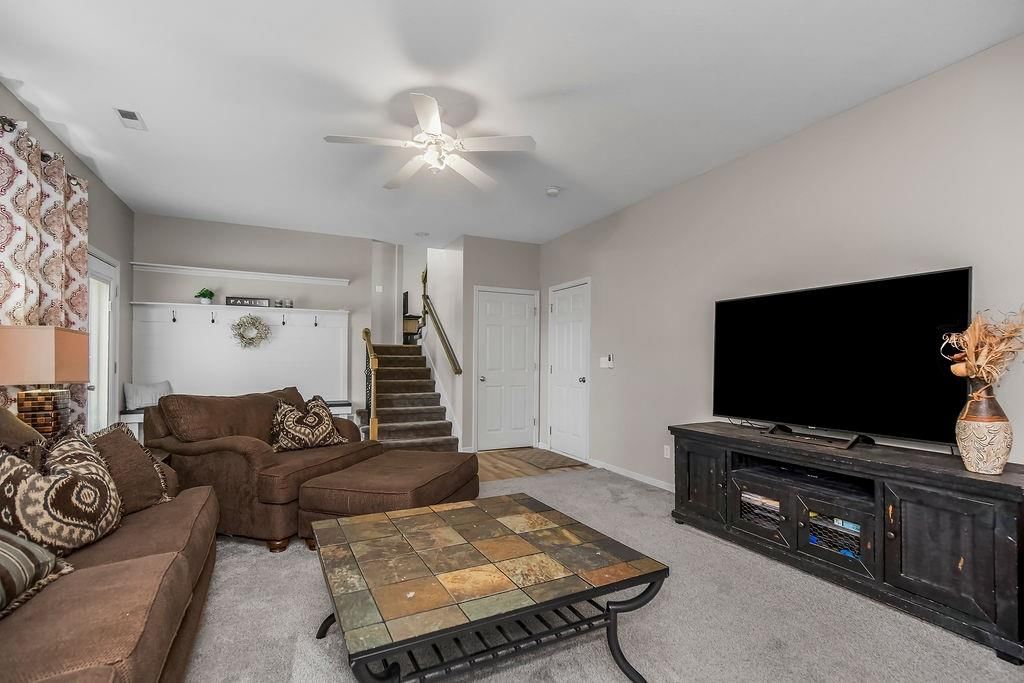 10912 N Manchester Avenue — photo 22