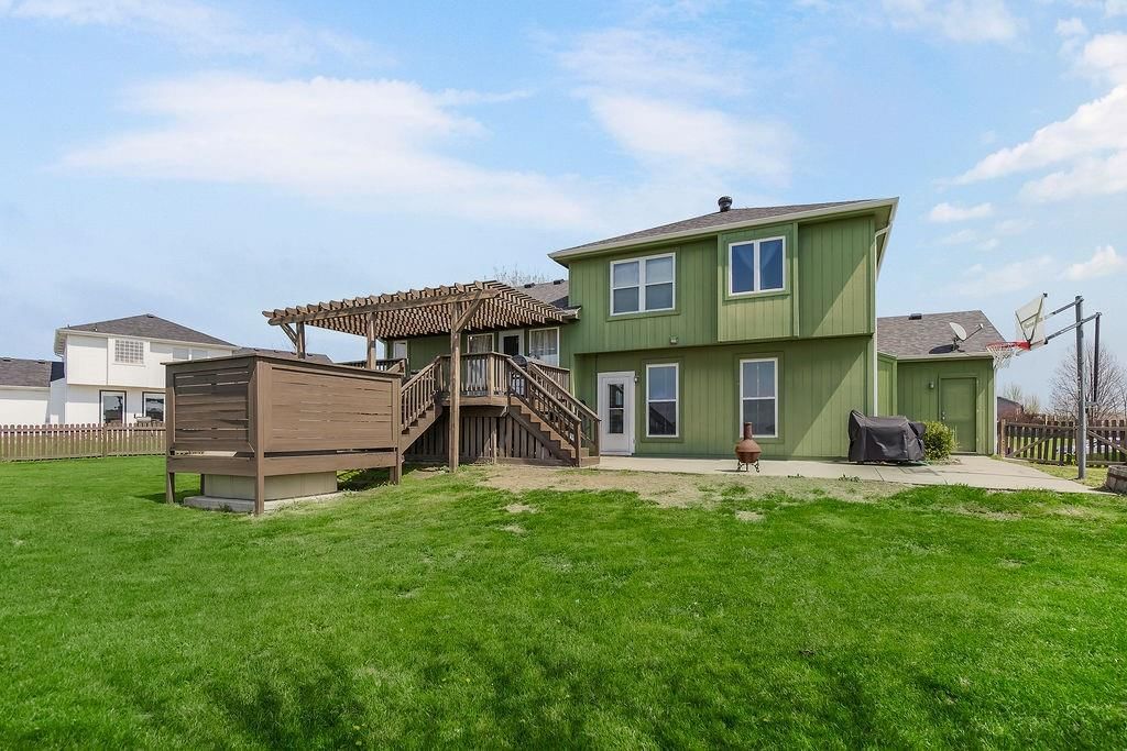 10912 N Manchester Avenue — photo 32