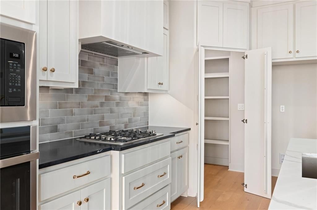 16701 Parkhill Street — photo 9
