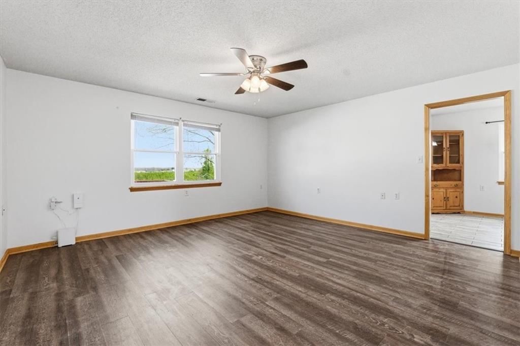 706 E SATURN Drive — photo 4