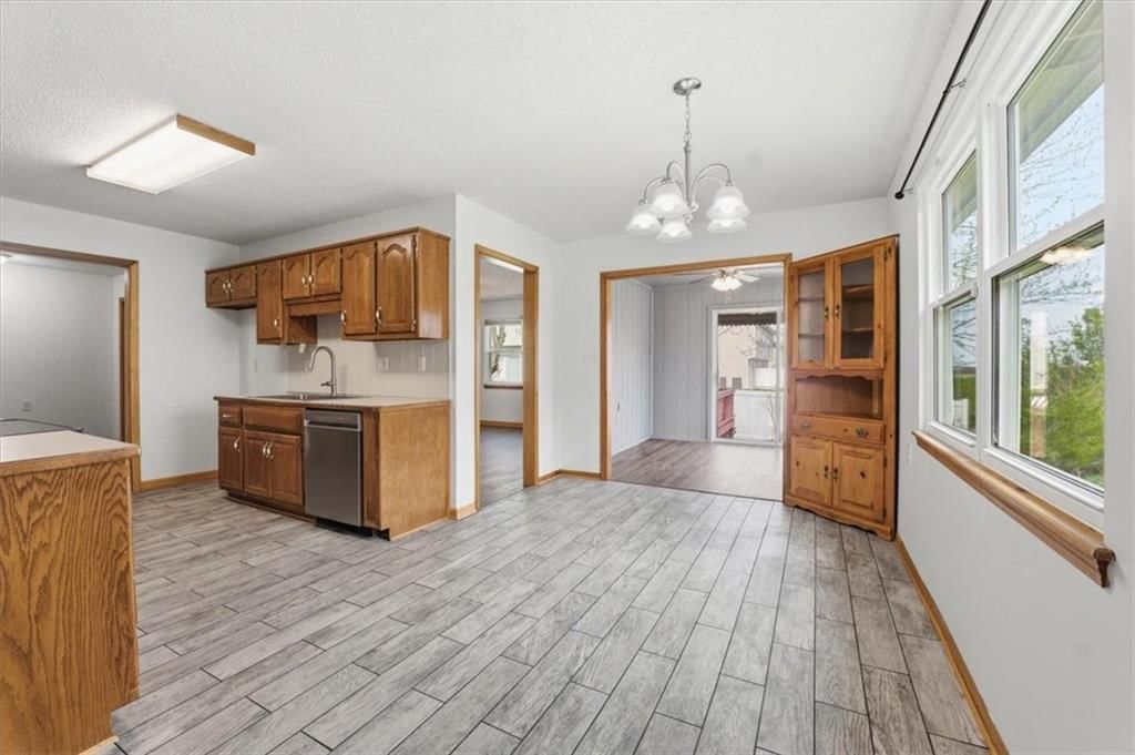 706 E SATURN Drive — photo 7
