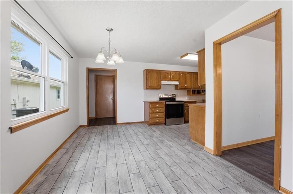 706 E SATURN Drive — photo 10
