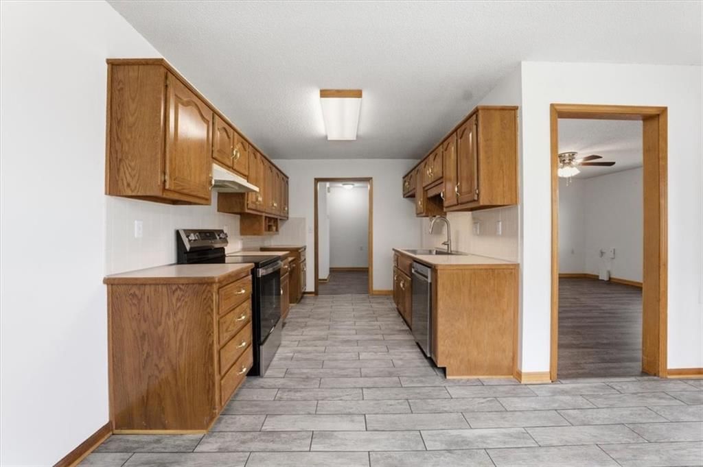 706 E SATURN Drive — photo 11