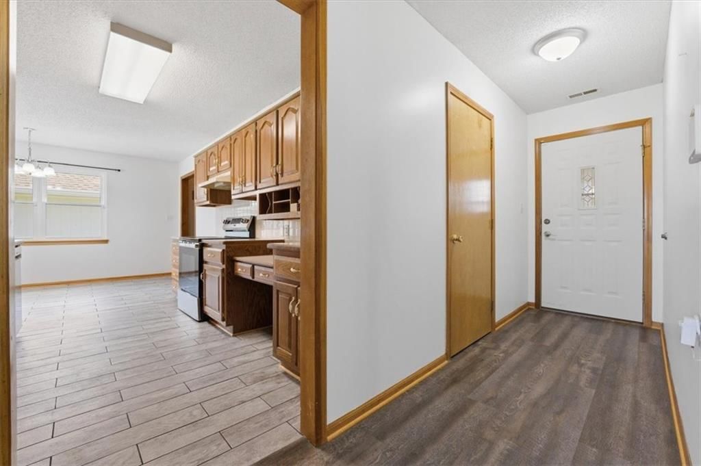 706 E SATURN Drive — photo 13