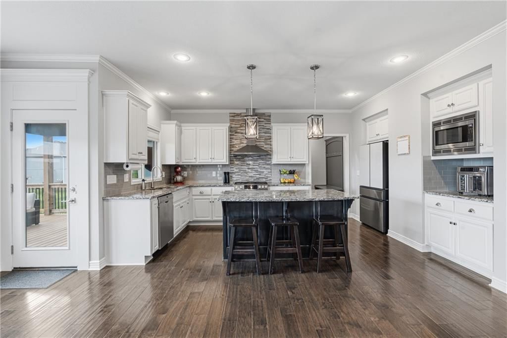 10015 N Richmond Avenue — photo 13