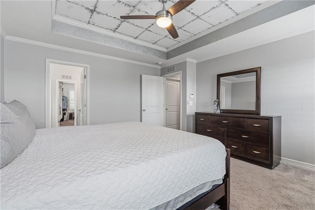 10015 N Richmond Avenue — photo 22
