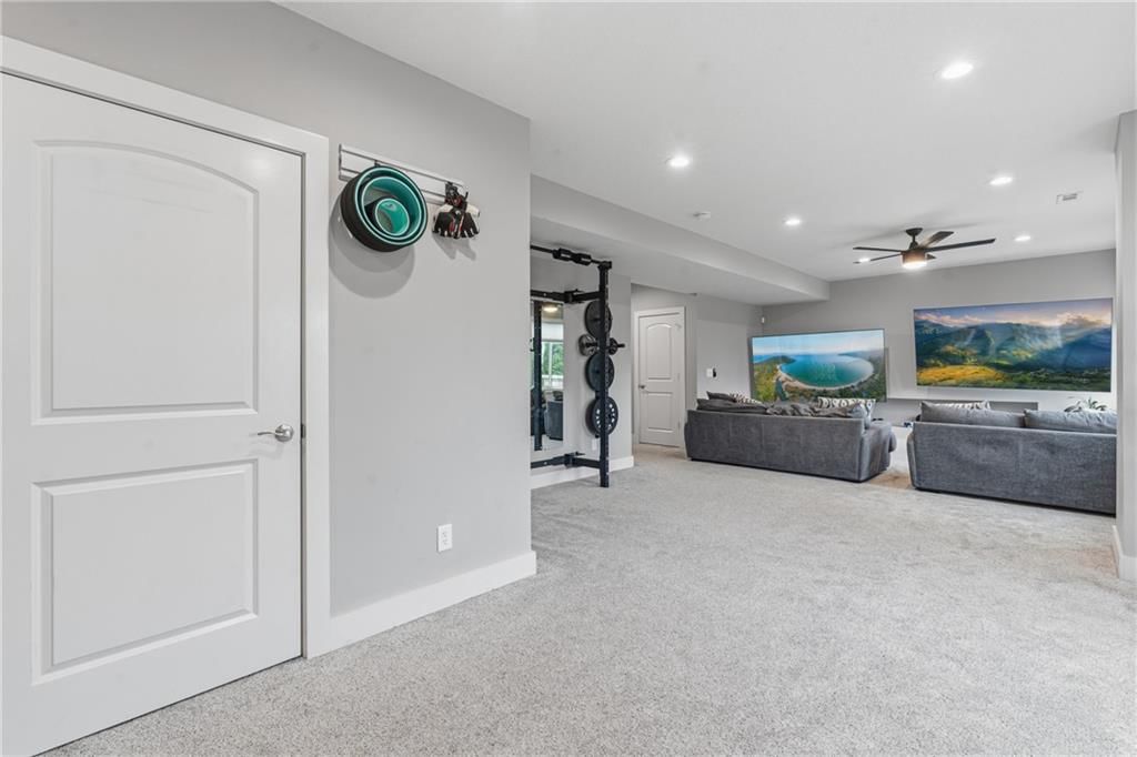 10015 N Richmond Avenue — photo 39
