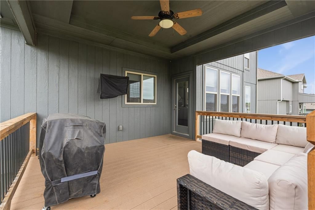 10015 N Richmond Avenue — photo 43