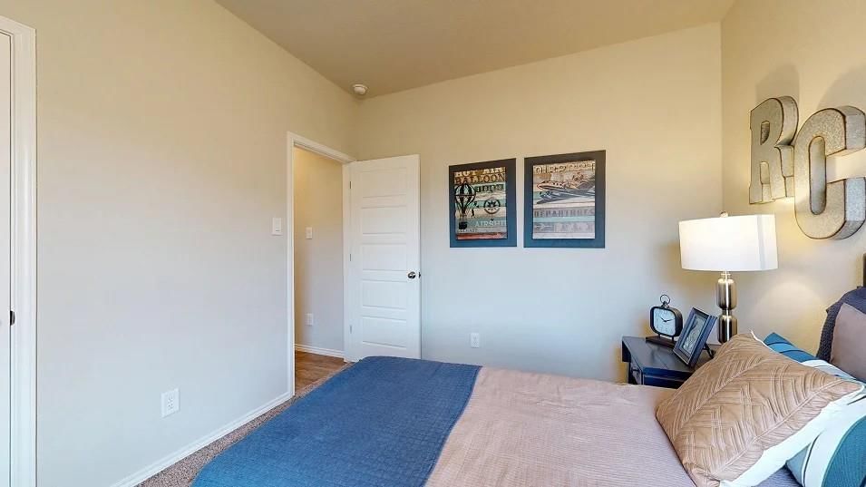 481 Valley View Drive — photo 3