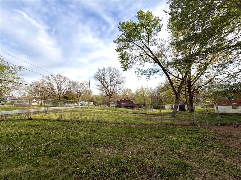 205 W Workman Street — photo 6