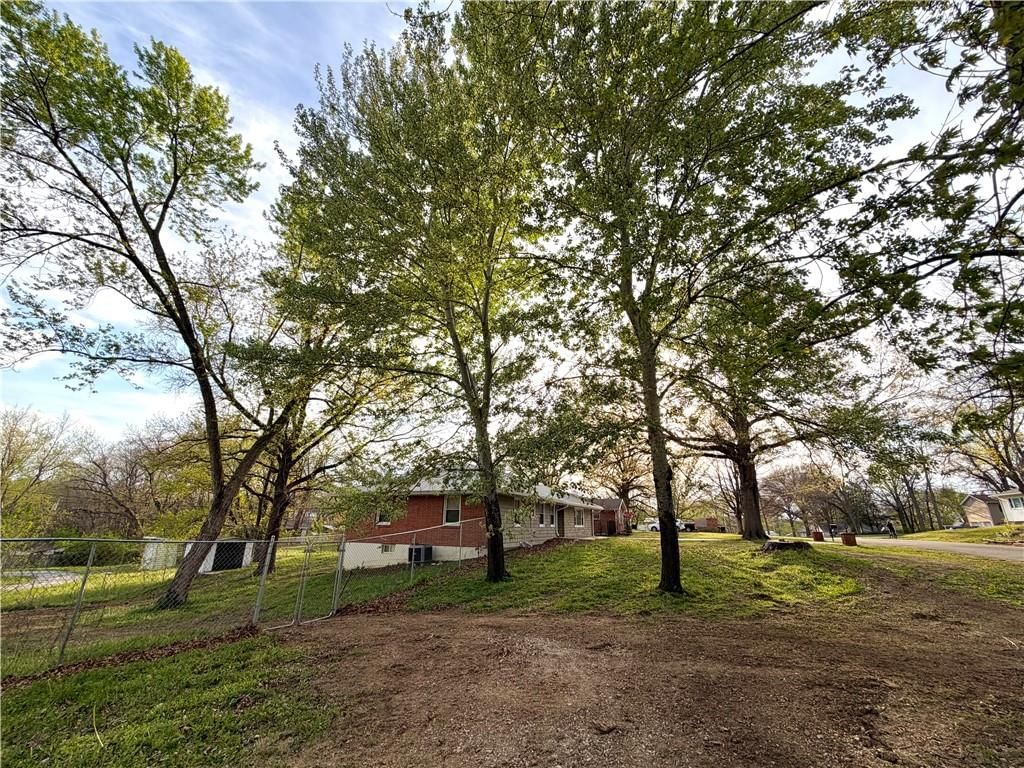 205 W Workman Street — photo 7