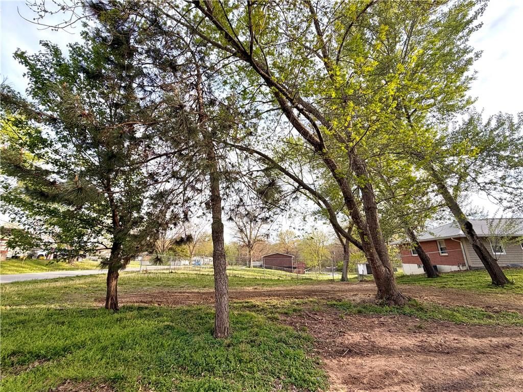 205 W Workman Street — photo 8