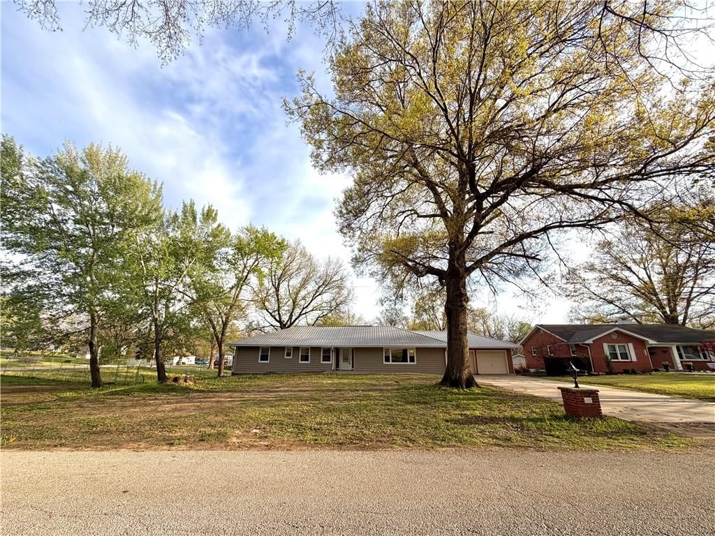 205 W Workman Street — photo 12
