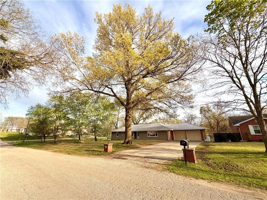 205 W Workman Street — photo 13