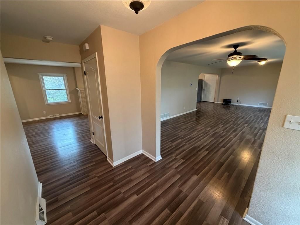 205 W Workman Street — photo 16