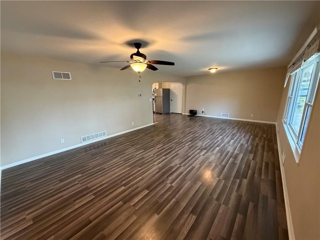 205 W Workman Street — photo 18