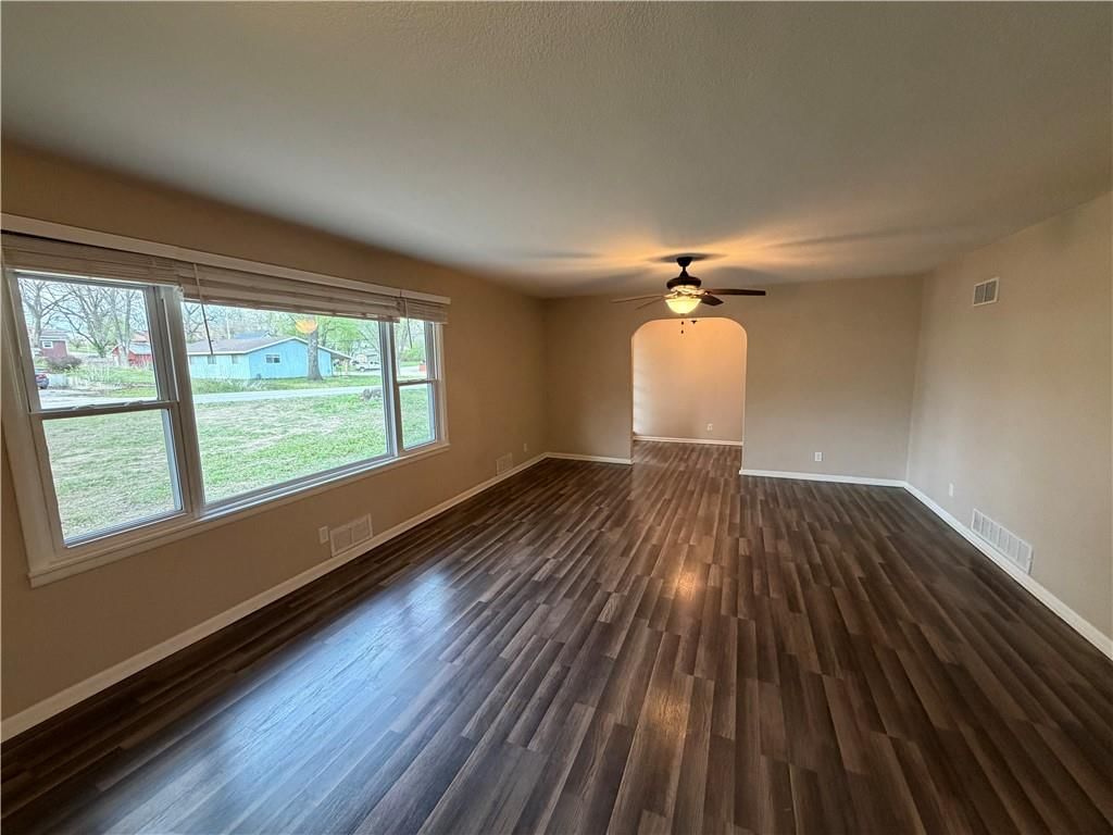 205 W Workman Street — photo 19