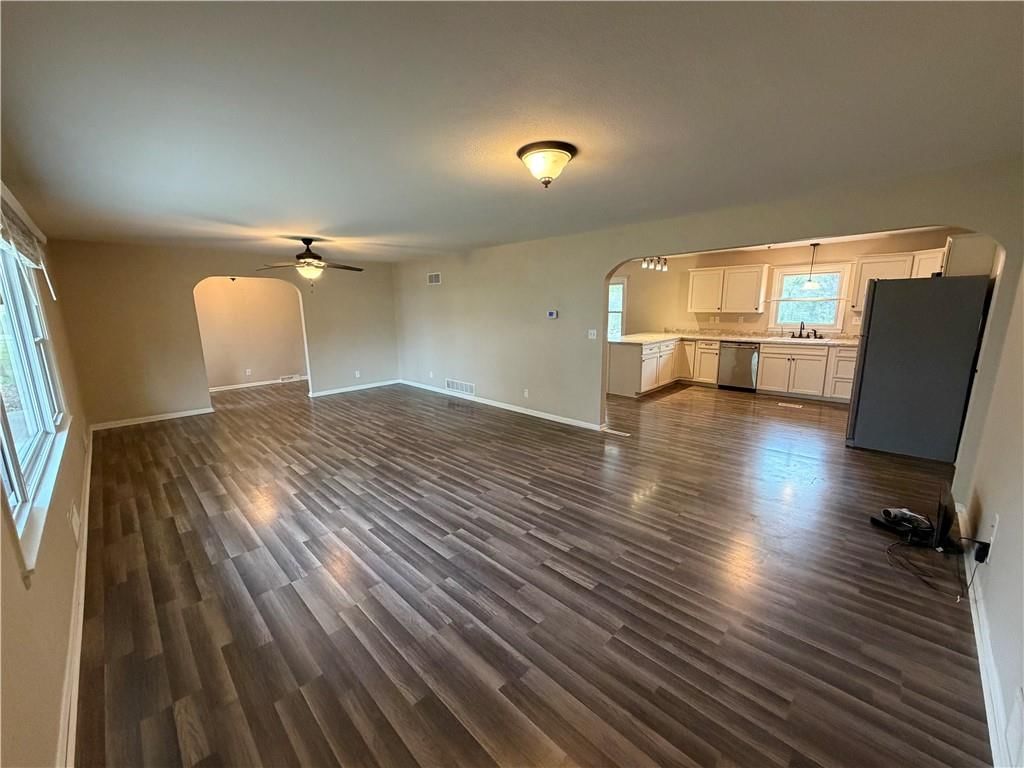 205 W Workman Street — photo 20