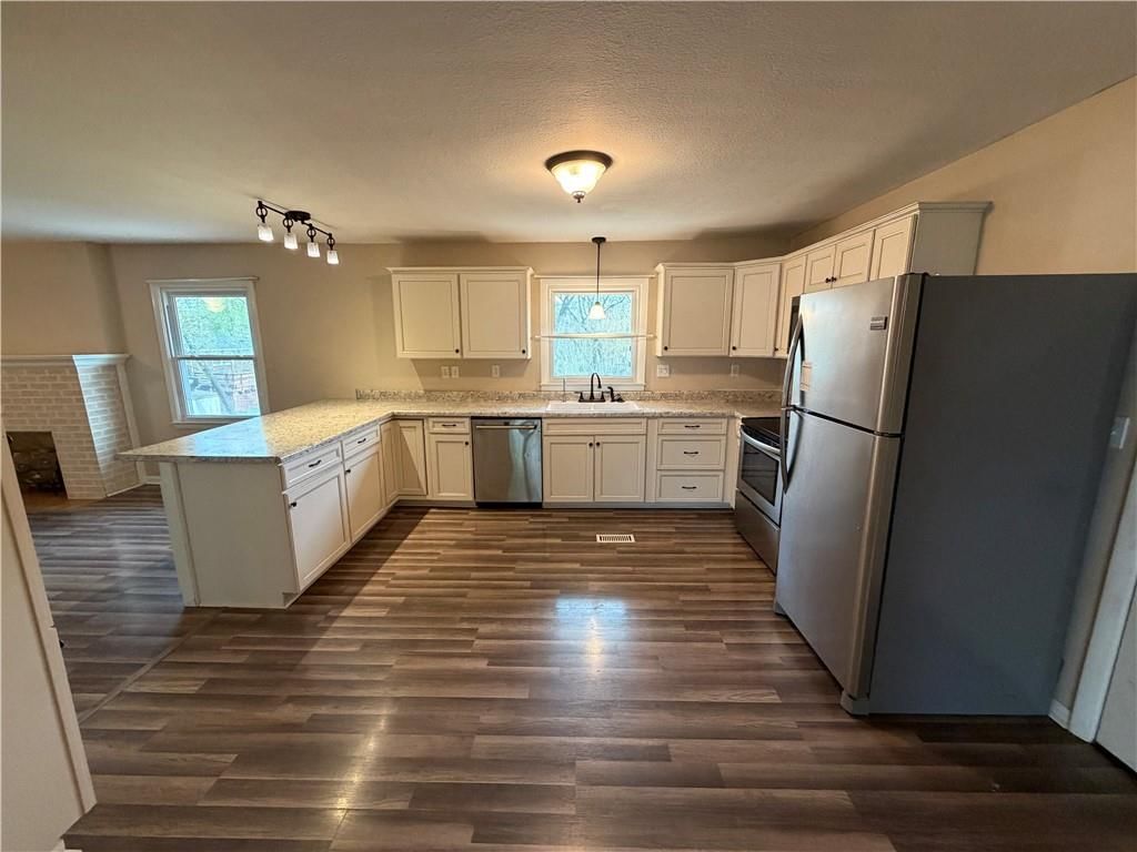 205 W Workman Street — photo 25