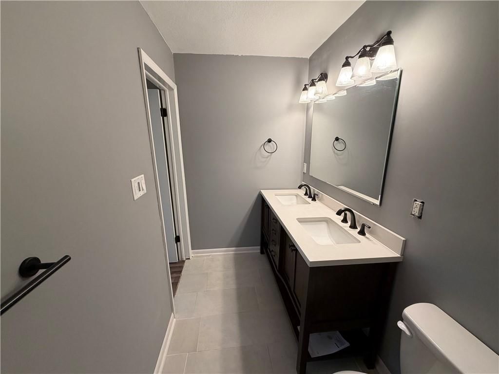 205 W Workman Street — photo 37