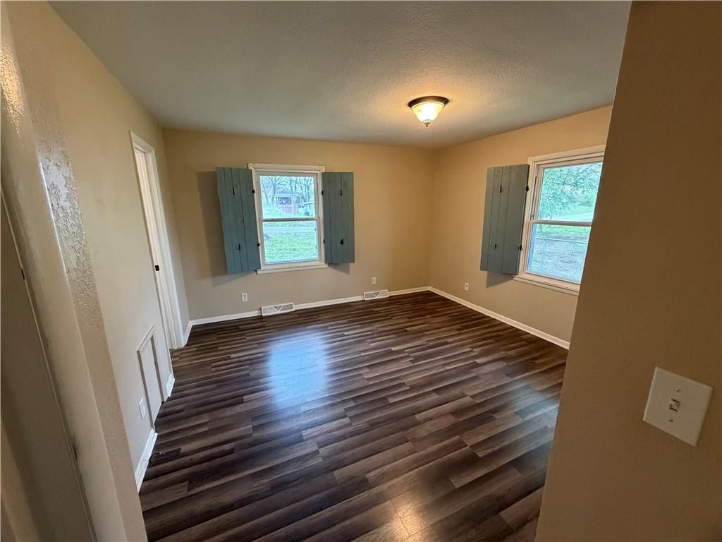 205 W Workman Street — photo 39