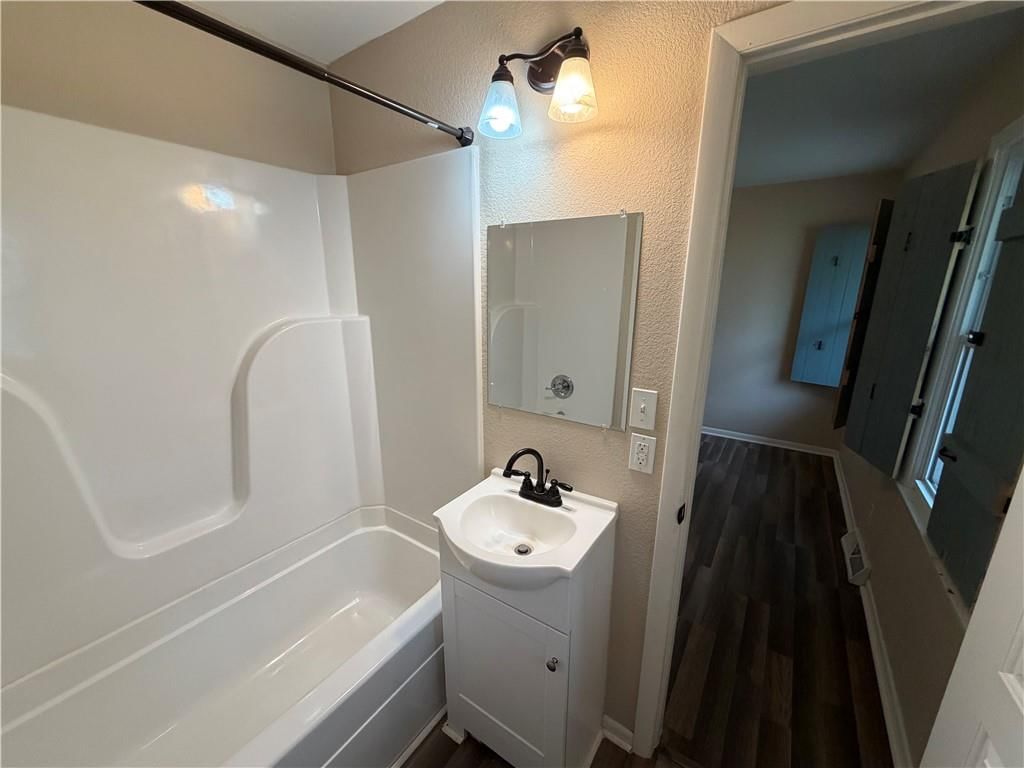 205 W Workman Street — photo 42