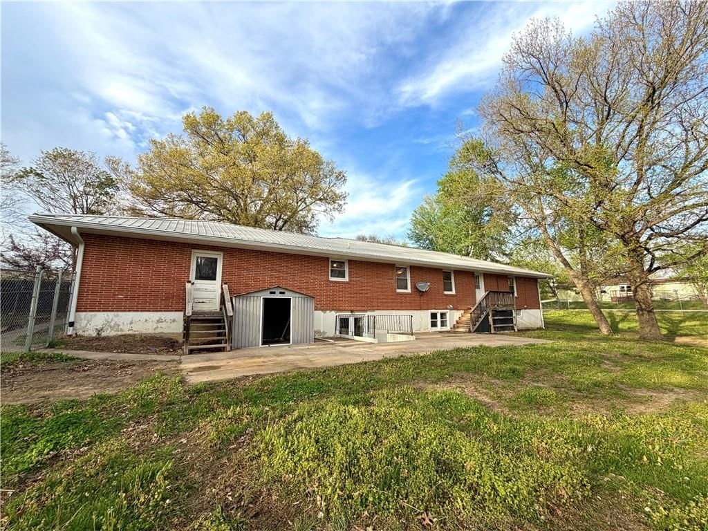 205 W Workman Street — photo 62