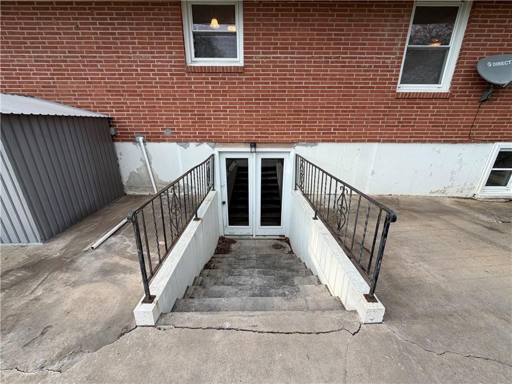 205 W Workman Street — photo 63