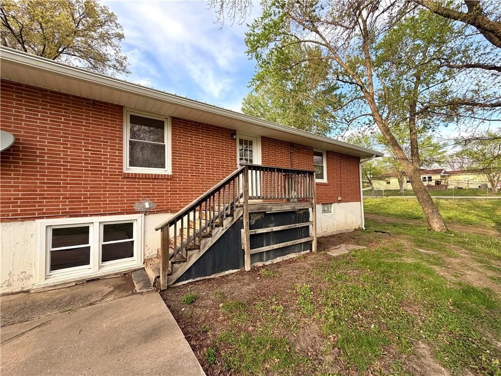 205 W Workman Street — photo 65