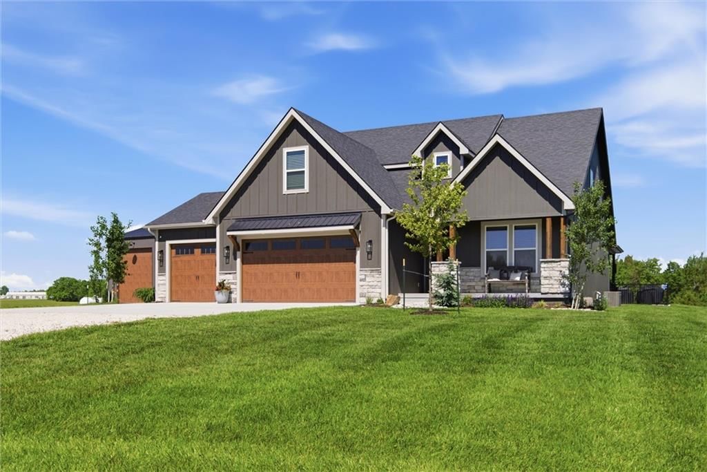 20143 Tonganoxie Drive — photo 3