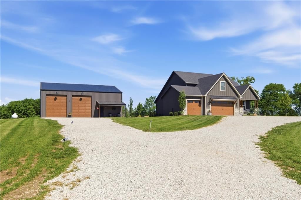 20143 Tonganoxie Drive — photo 8