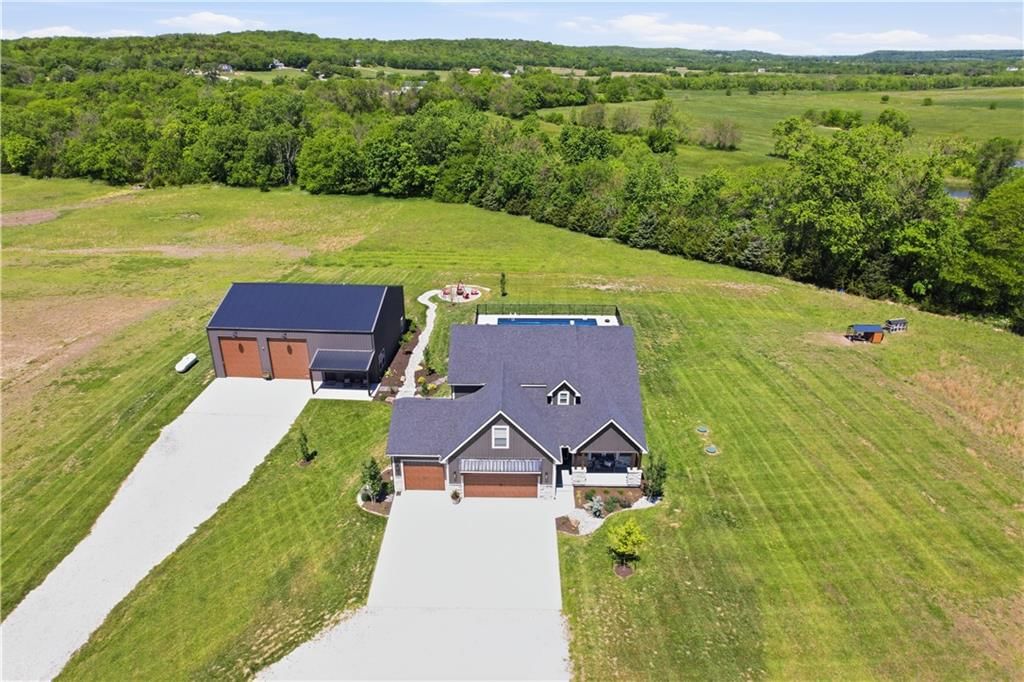 20143 Tonganoxie Drive — photo 95