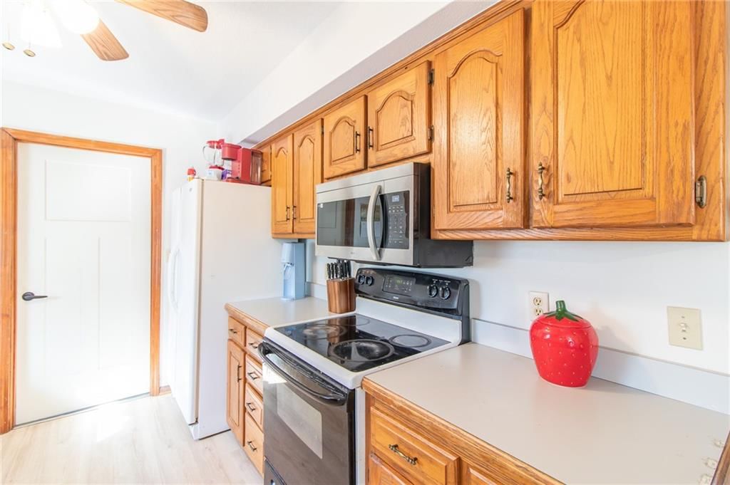 209 E 17th Street — photo 12