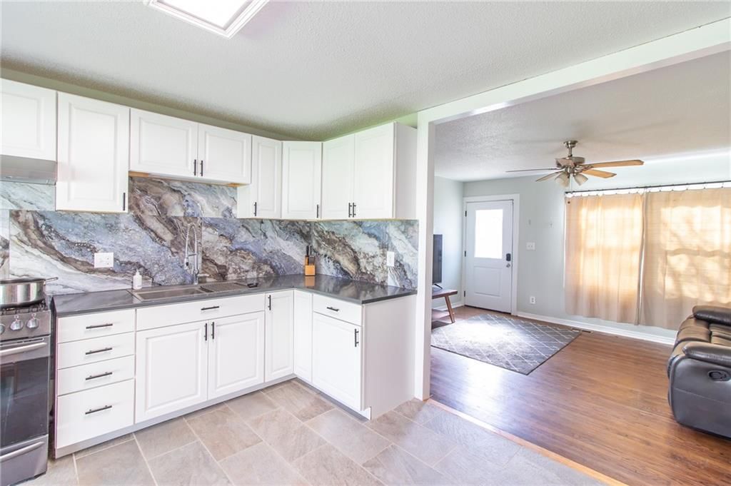 1211 N Cedar Crest Drive — photo 6