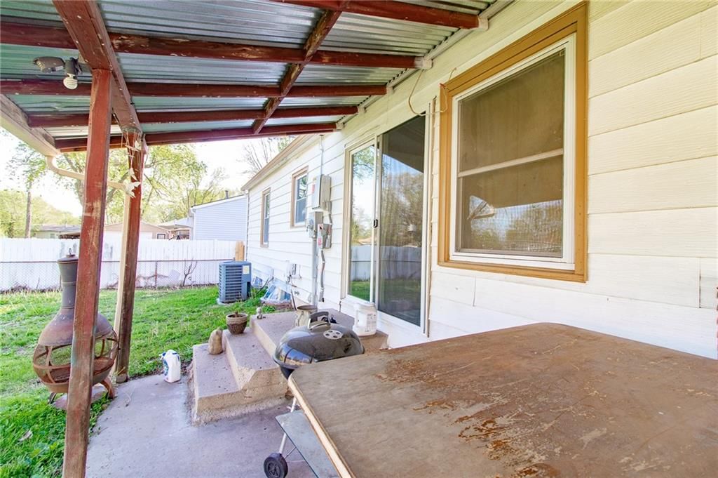 1211 N Cedar Crest Drive — photo 29